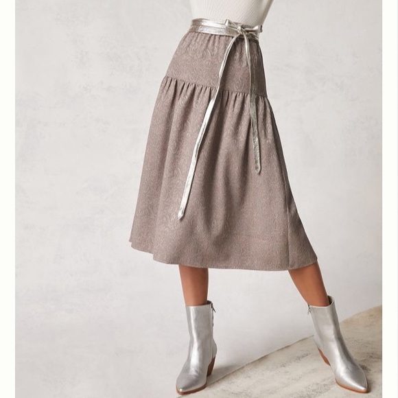 Anthropologie Dresses & Skirts - NWT Anthropologie Jacquard A-Line Midi Skirt. Size medium. Size medium.